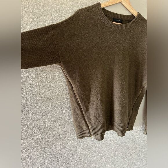 J Crew 100% Wool Olive Green Crewneck Sweater Size S - Picture 2 of 7